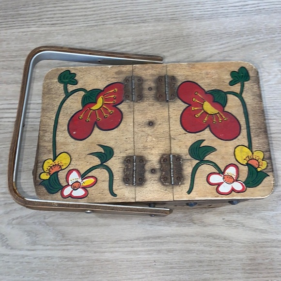 Vintage picnic basket made in Japan 🧺 - Picture 2 of 12